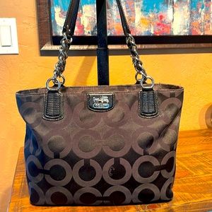 Coach Black Signature C Canvas & Croc Black leather Trim & Chain Strap EUC